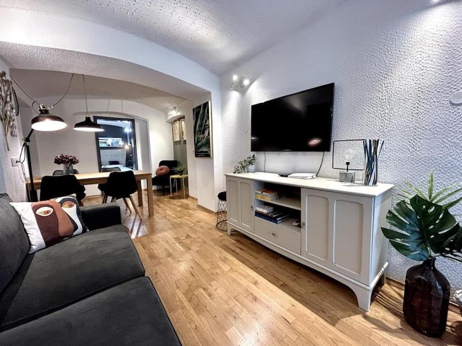 Charming Appartment 3-Min Walk To Old Town - Free Parking Ljubljana Luaran gambar